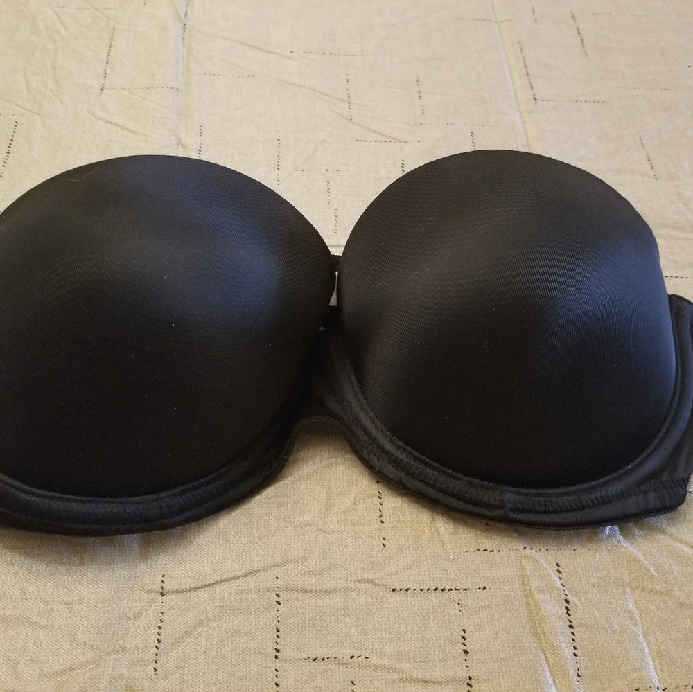 Black strapless bra 34C